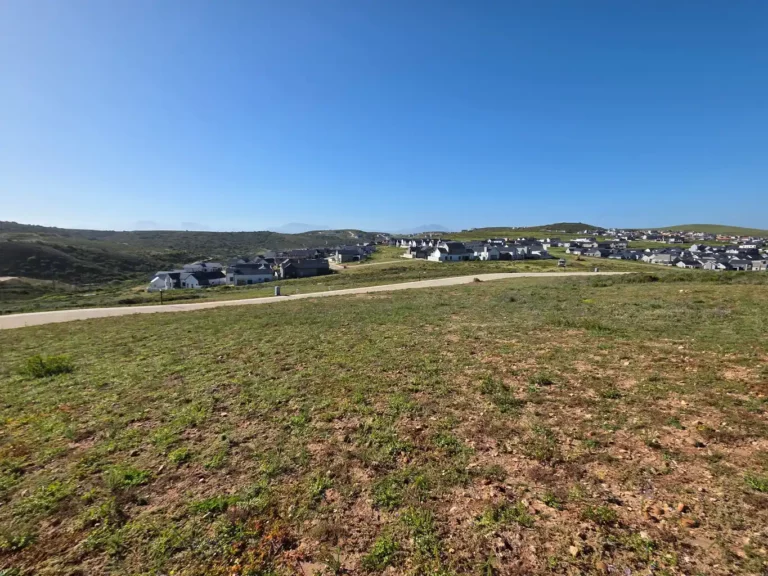 Erf 8491 – 1061 m² Plot for Sale