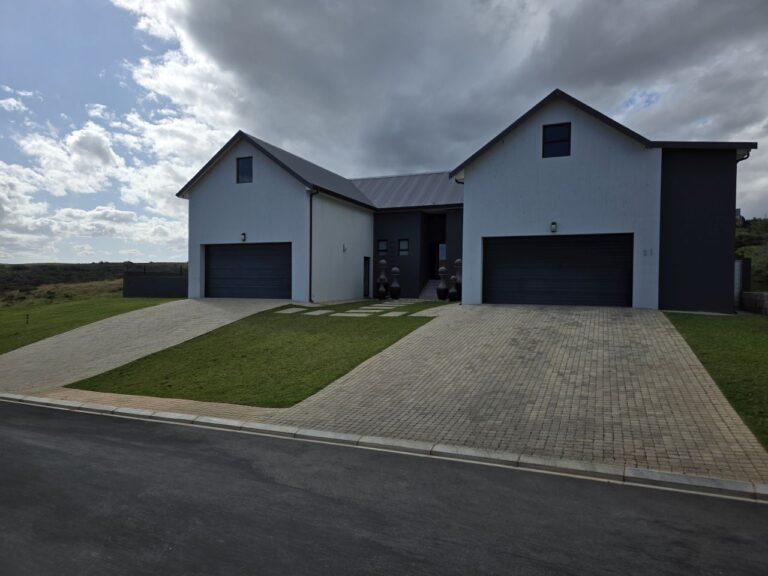 ERF 7362 – 4 BEDROOM HOUSE FOR SALE